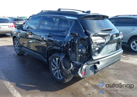 2024 Toyota Corolla Cross Xle z USA, uszkodzony, nr VIN 7MUDAAAG3RV116454